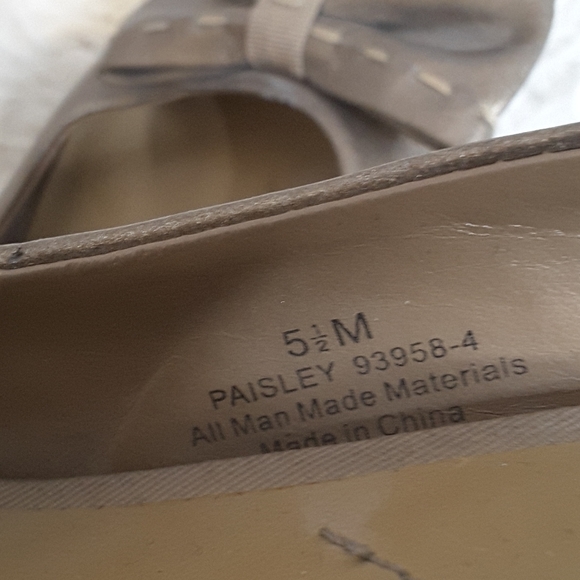 3/$30 Eurostep Paisley metallic gold slingback peep toe heel size 5.5M - Picture 9 of 11